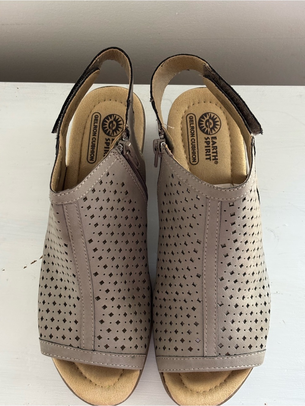 Earth spirit 8.5 med comfort bootie sandals
